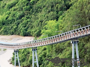 昆鋼普洱水泥礦山1.9km曲線（xiàn）帶（dài）式輸送機