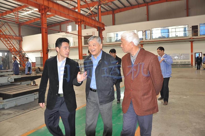 省重裝領導小組顧問沈國俊、何木雲蒞臨公司調研