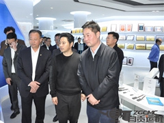 自貢市（shì）委（wěi）副（fù）書記、市政（zhèng）府代（dài）理市長曾（céng）洪揚陪同昆山市副市長宋德強一行（háng）蒞臨我（wǒ）公司調（diào）研